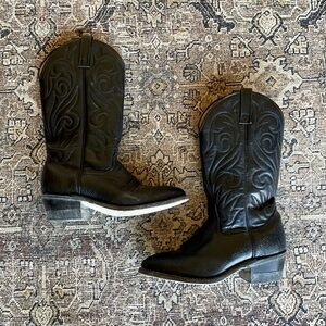 Vintage Leather Embroidered Cowboy Western Boots in Black - 7